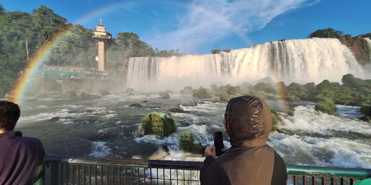 Mais de 200 mil pessoas visitaram o Parque Nacional do Iguaçu em julho