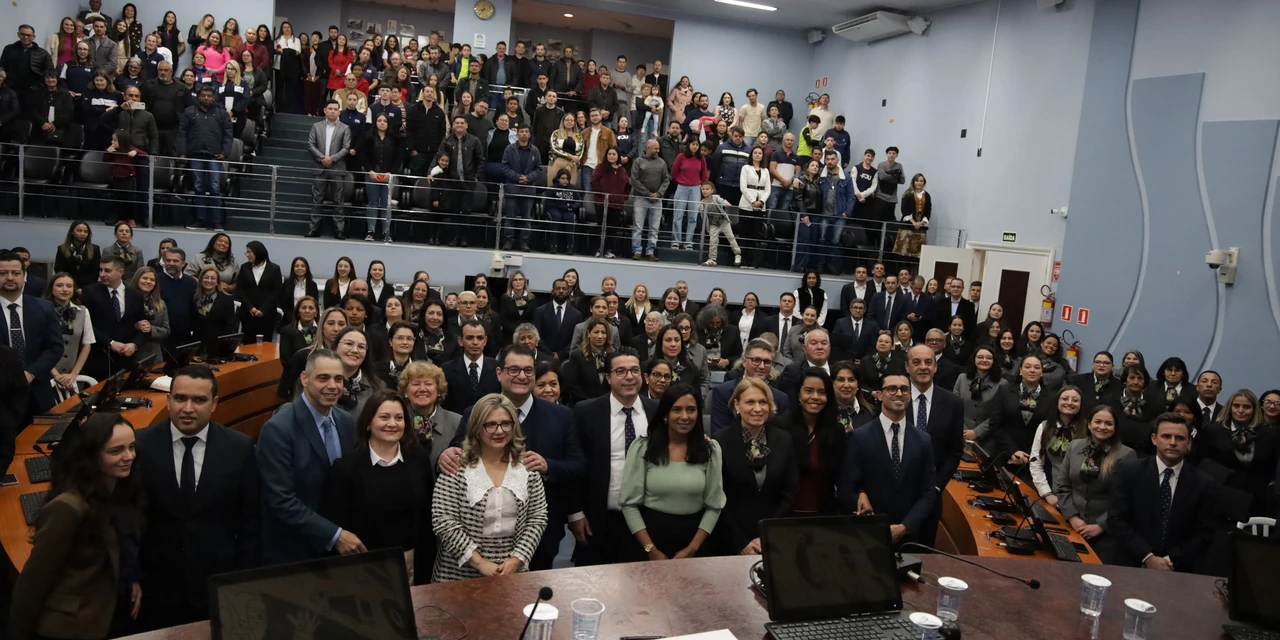 Obreiros da Igreja Universal são homenageados pela Câmara Municipal de Ponta Grossa