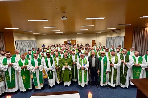Encontro Regional de Presbíteros reúne mais de 100 padres em PG