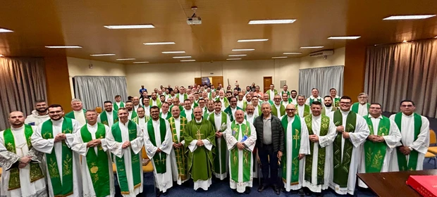 Encontro Regional de Presbíteros reúne mais de 100 padres em PG