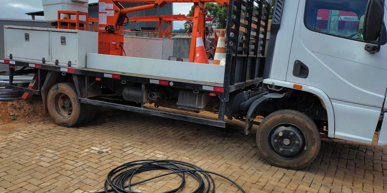 Corte de cabo de fibra óptica deixa cerca de 4 mil pessoas sem internet na região; veja vídeo