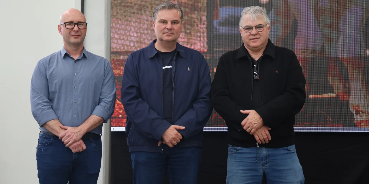 Simpósio do Leite reúne produtores em Palmeira e premia concurso de fotografia