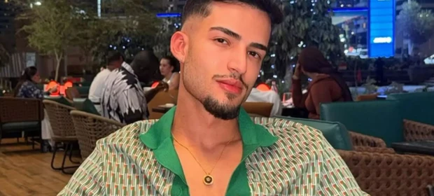 'Influencer' de conteúdo adulto fala sobre morte de amigo após serem encontrados em banheira