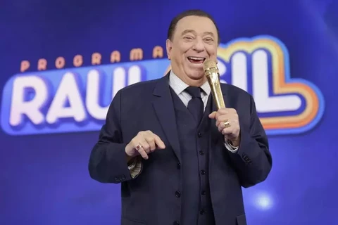 Raul Gil é internado em hospital de São Paulo