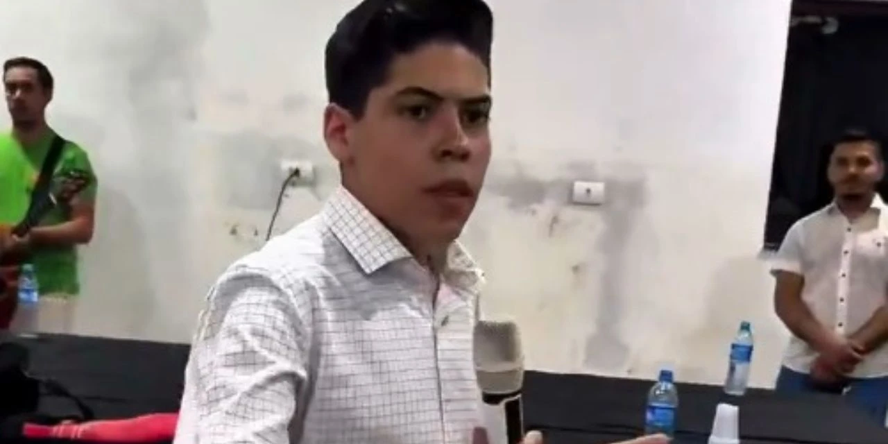 Vídeo: Pastor mirim é chamado de falso profeta e acusa homem de estar “pegando mulher dos outros”