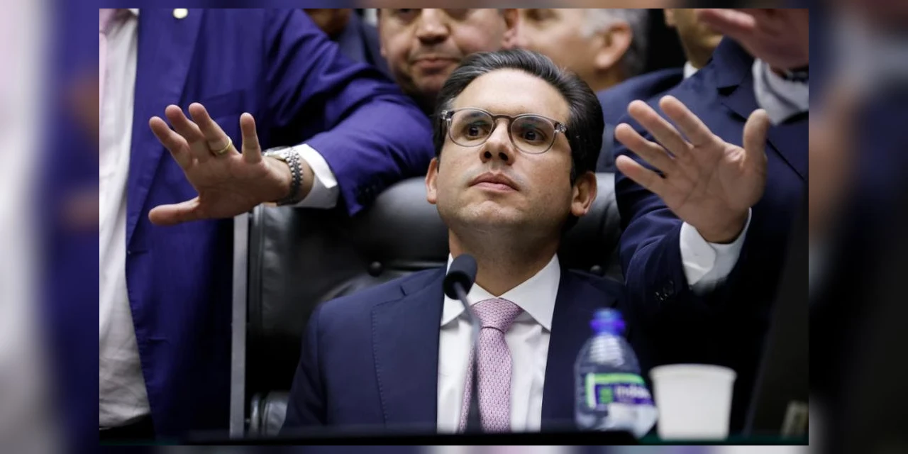 Hugo Motta diz que inclusão da anistia no Plenário ainda não está definida