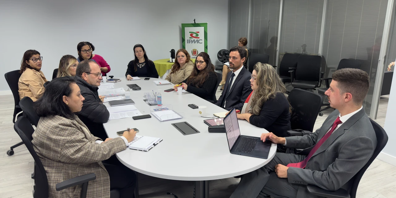 Prefeitura de Curitiba recebe Sindicato do Magistério para reunião sobre alimentação escolar