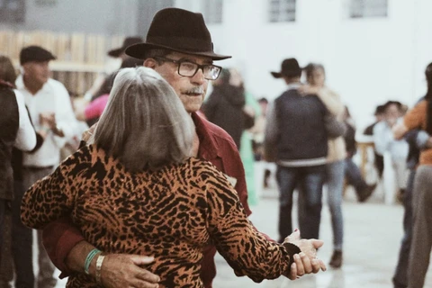 Prefeitura de Reserva promove baile gratuito em comemoração ao Dia Internacional da Pessoa Idosa