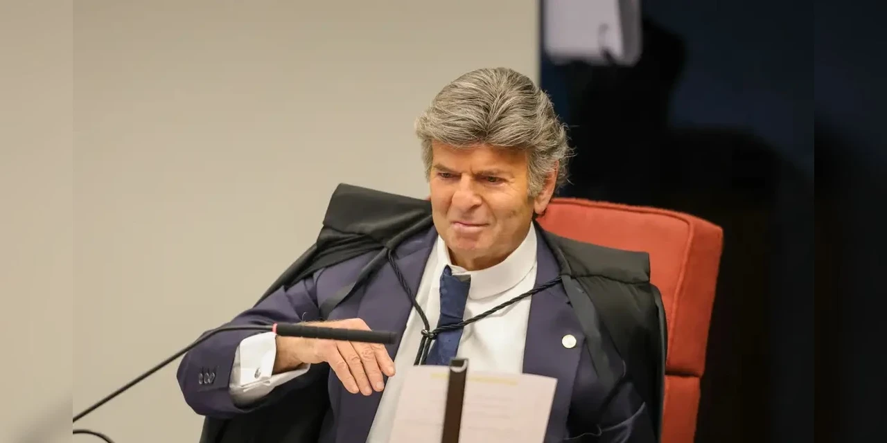 Fux cita incompetência do STF para julgar ação contra Bolsonaro