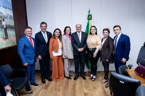 Prefeita de Telêmaco Borba detalha impactos do “Tarifaço” no setor empresarial durante reunião com Alckmin