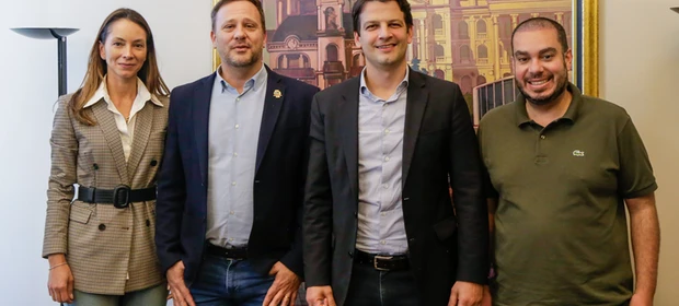 Prefeitos de Curitiba e Joinville trocam experiências para fortalecer habitação e segurança urbana