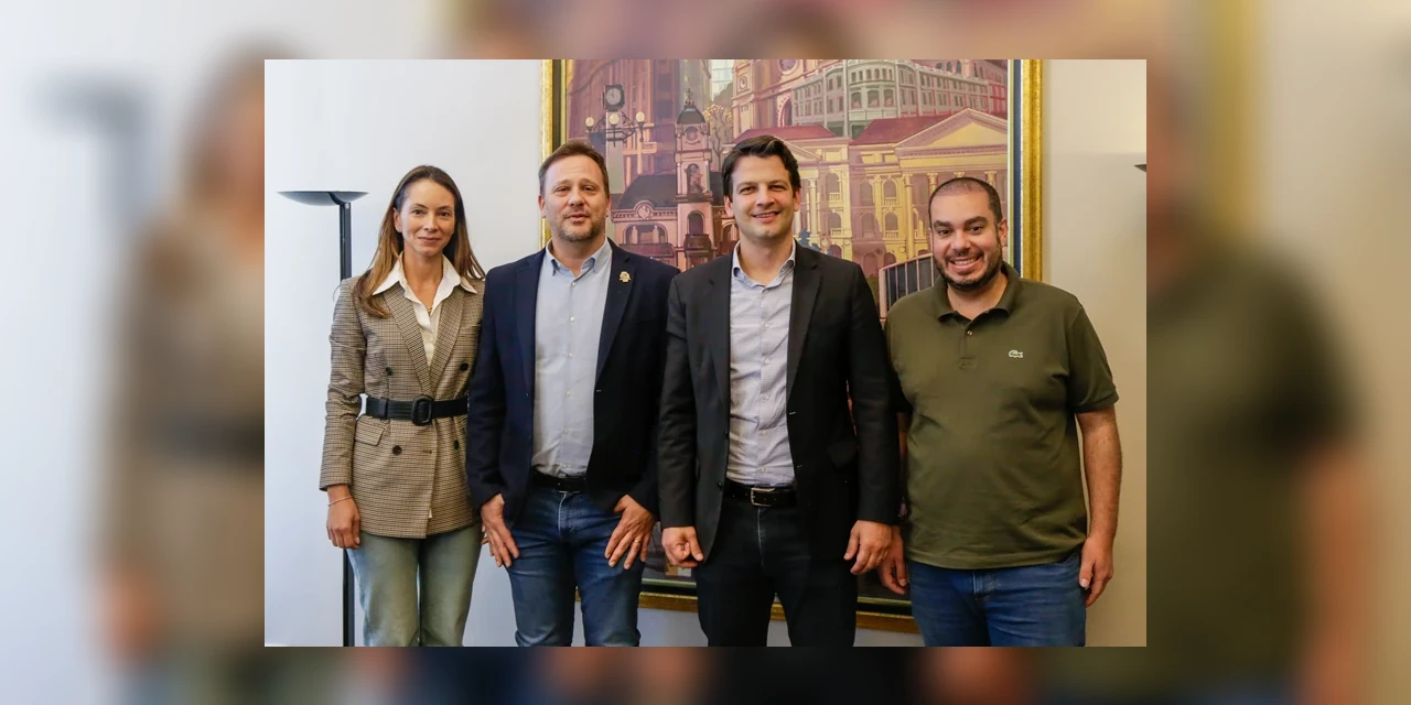 Prefeitos de Curitiba e Joinville trocam experiências para fortalecer habitação e segurança urbana