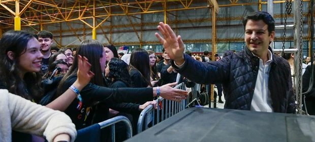 Eduardo Pimentel participa do Dia Nacional da Juventude, que reuniu 14 mil pessoas em Curitiba
