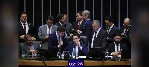 Artigo: 'Srs. e Sras. parlamentares, calma: o mundo não acaba amanhã', por Oliveiros Marques