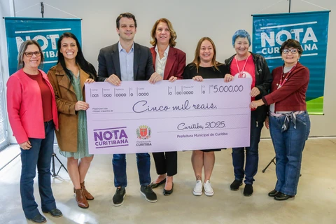 Farmacêutica, advogada e aposentada recebem os prêmios do Programa Nota Curitibana