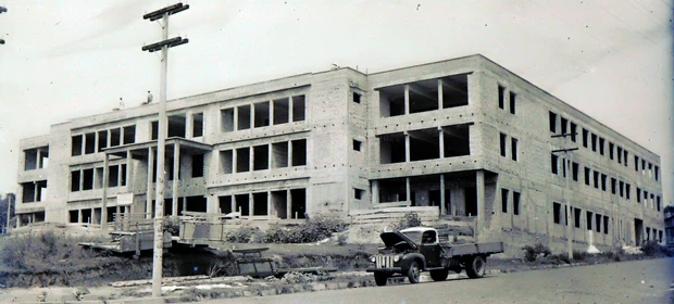 A história do prédio da UEPG que pouca gente conhece; veja fotos e entenda