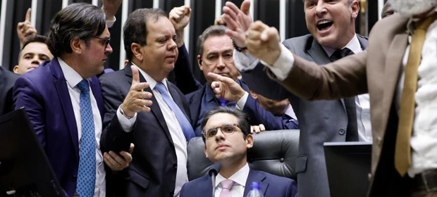 Artigo: "Memes em Letras", por Oliveiros Marques