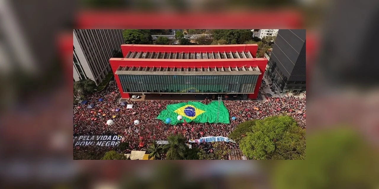 Artigo: 'A primavera brasileira', por Oliveiros Marques
