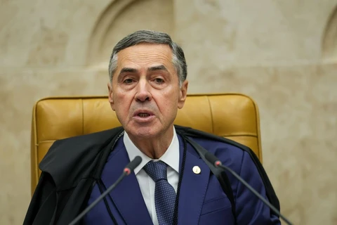 Barroso diz que STF deve avaliar reação contra sanções dos EUA