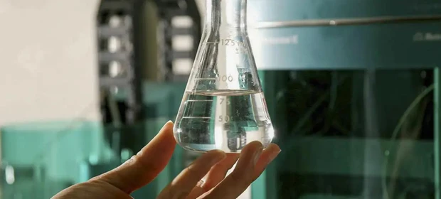 Metanol adulterado em bebidas: investigação aponta possível conexão com PCC