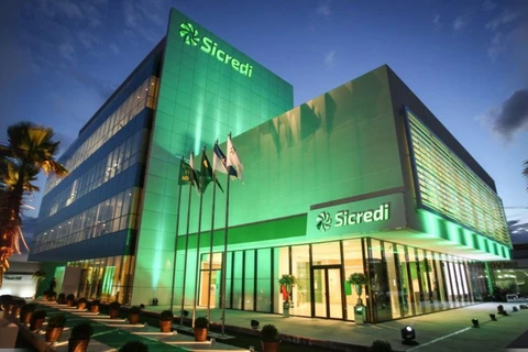 Sicredi Campos Gerais celebra marco de 200 mil associados com nova sede e mega expansão