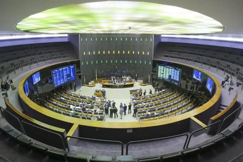 STF forma maioria para manter 513 deputados em 2026: ampliação só a partir de 2030