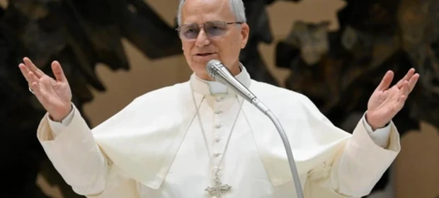 Papa Leão XIV critica políticas migratórias de Donald Trump e as classifica como "desumanas"