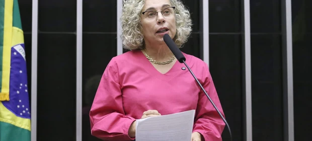 Outubro Rosa: Ana Paula Lima destaca ampliação do acesso à mamografia para mulheres a partir dos 40 anos