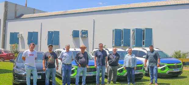 Prefeitura de Tibagi recebe quatro novos carros para a Saúde do município