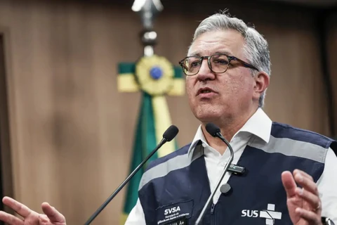 Intoxicação por metanol: casos suspeitos devem aumentar, diz ministro