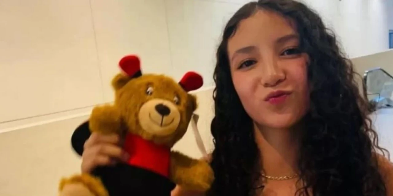 Adolescente ganha silicone de aniversário de 15 anos do padrasto e morre