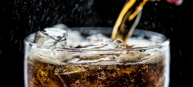 Após casos envolvendo metanol, adulterar bebidas e alimentos pode-se tornar crime hediondo