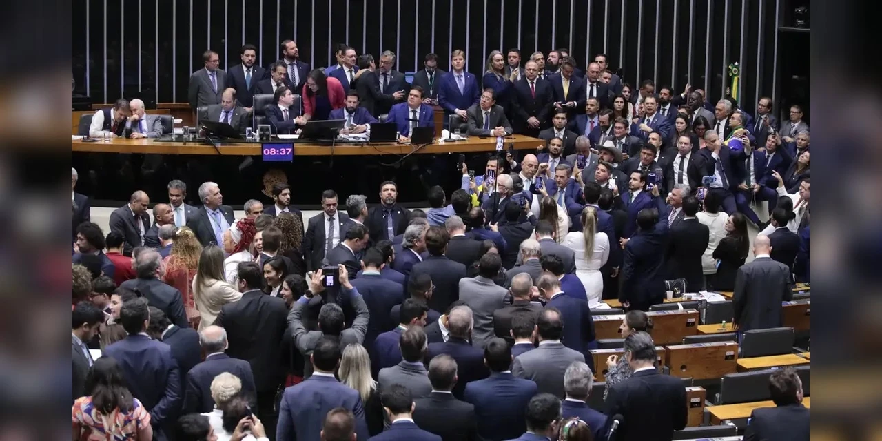 Câmara aprova projeto que isenta Imposto de Renda de quem ganha até R$5 mil por mês