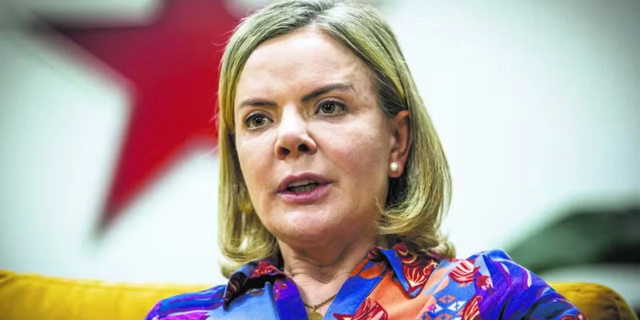 Câmara aprova isenção de imposto de renda; Gleisi Hoffmann comemora "justiça tributária"