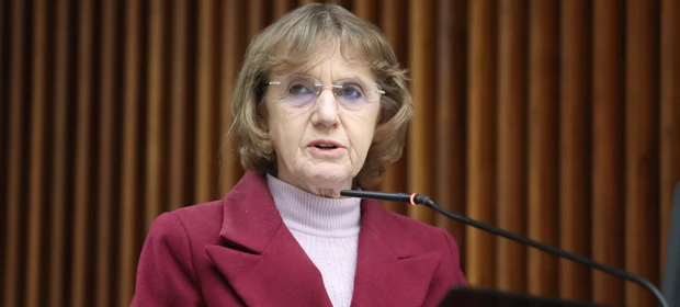 Luciana Rafagnin propõe ampliação do Programa Leite das Crianças para enfrentar crise no setor leiteiro