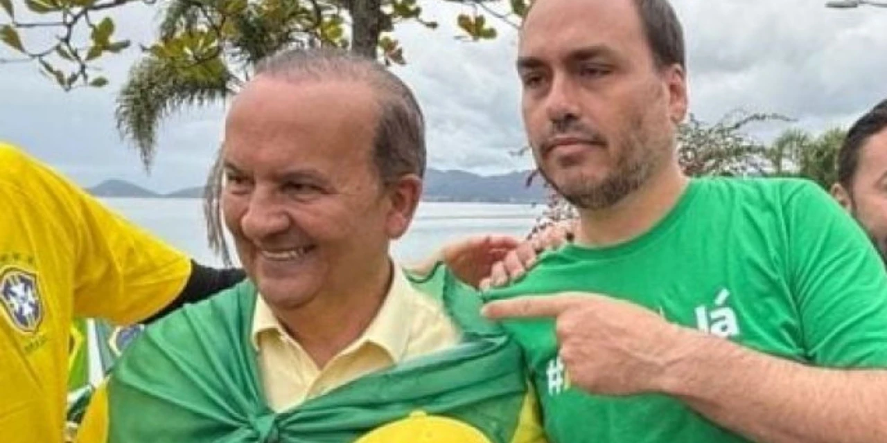 Jorginho Mello confirma que Carlos Bolsonaro será candidato ao Senado por SC