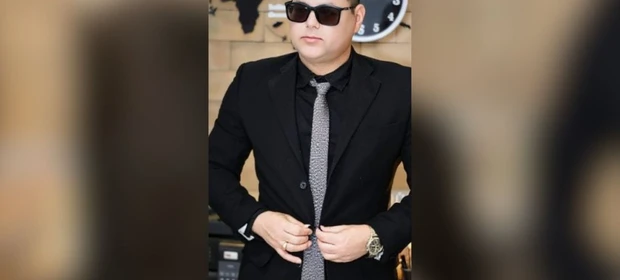 Prefeito viraliza ao publicar ensaio de cueca para comemorar aniversário