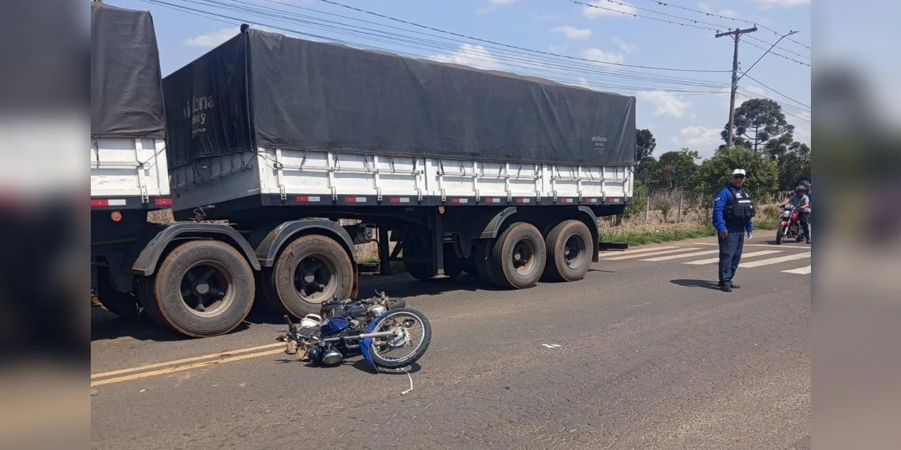 Colisão entre motocicletas deixa dois feridos na Avenida Pedro Wosgrau