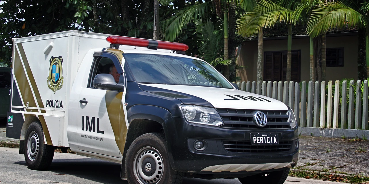 Tombamento de caminhão mata motorista na PR-151, em Carambeí