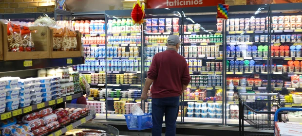 Preços de comidas e bebidas caem pelo quarto mês seguido no Paraná