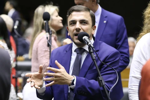 Deputado Aliel Machado critica queda da MP que previa a taxação das ‘bets’, bancos e bilionários