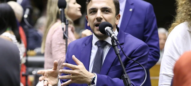 Deputado Aliel Machado critica queda da MP que previa a taxação das ‘bets’, bancos e bilionários