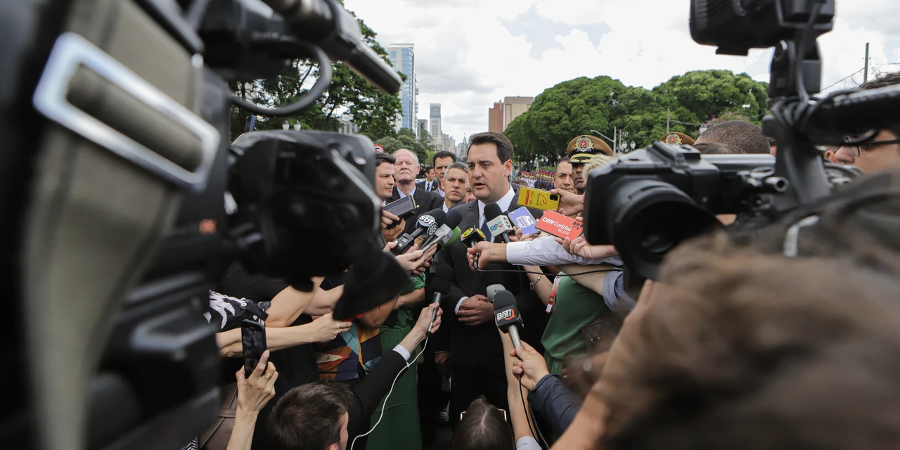 Ratinho Junior sobre a promessa de 100% de asfalto em Ponta Grossa: 'não é minha responsabilidade'