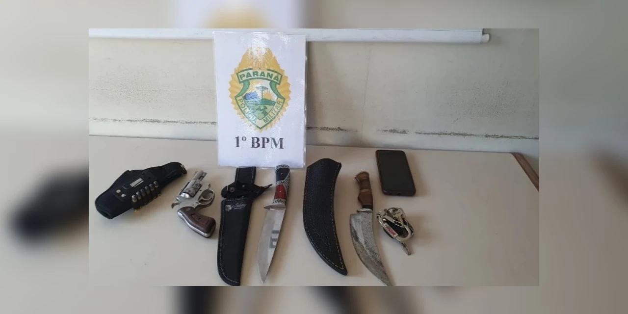Homem de 51 anos 'fura' blitz policial para tentar evitar flagrante de posse ilegal de arma de fogo