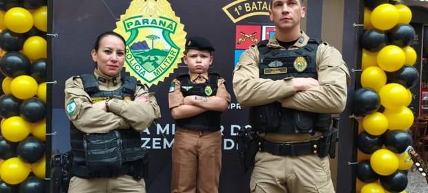 Fotos: PM comemora Dia das Crianças com ação em shopping de PG