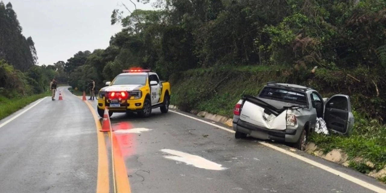 Homem morre em acidente após sequestrar idoso e furtar veículo no Paraná