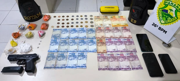 Após denúncias, PM prende dupla por tráfico de drogas na região
