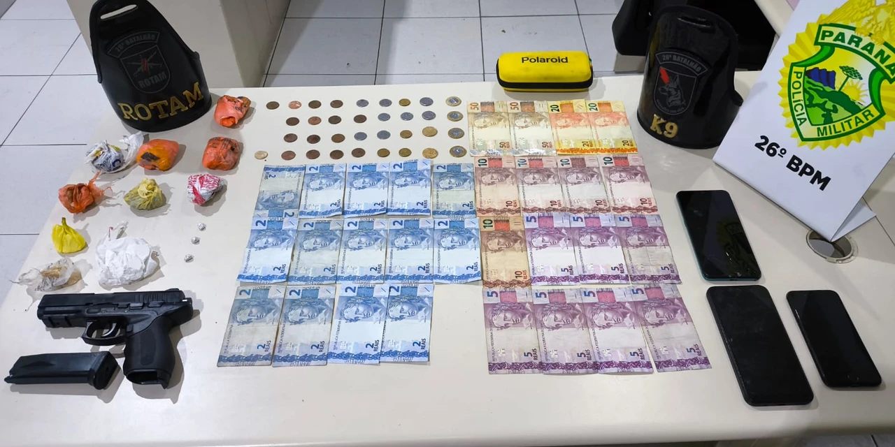 Após denúncias, PM prende dupla por tráfico de drogas na região