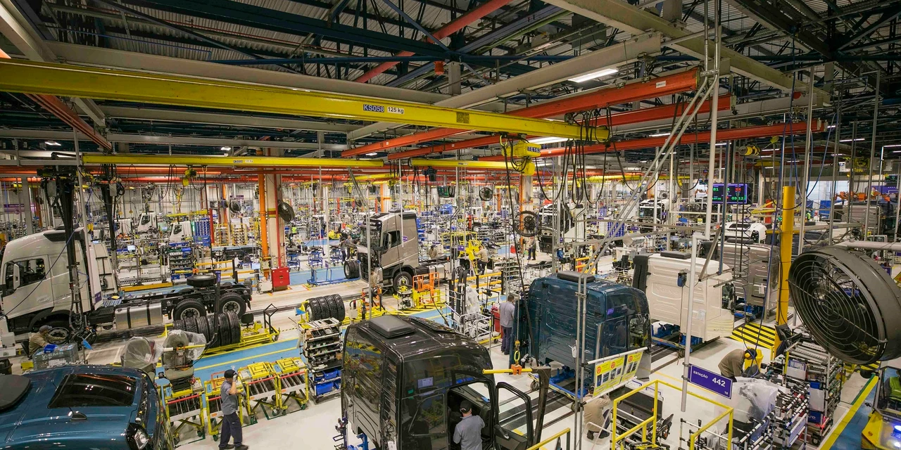Produção industrial do Paraná se destaca e supera média nacional em agosto