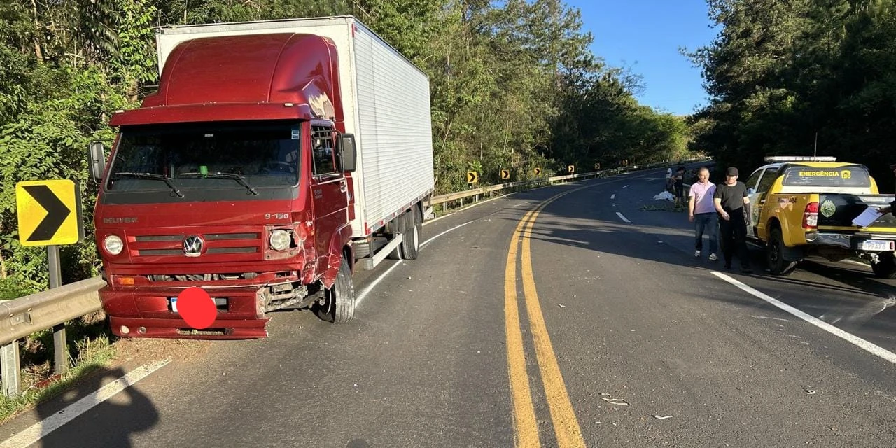 Motociclista de 43 anos morre em colisão frontal na PR-090